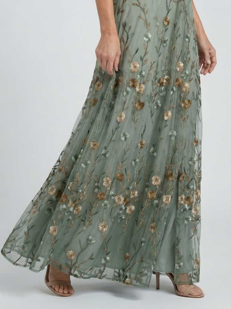 Selora | Halter Floral Maxi Dress