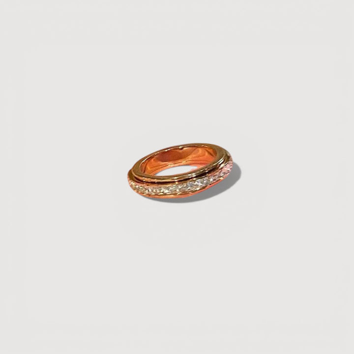 Kath | Elegant Spinner Ring