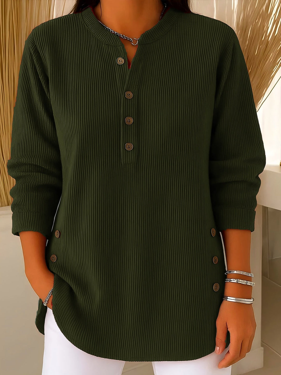 Margaret & Maeve | Sweater with a Round Neckline